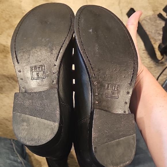 Frye Women's Melissa Button Riding Boots - Round Toe Sz 7.5B - Picture 3 of 4